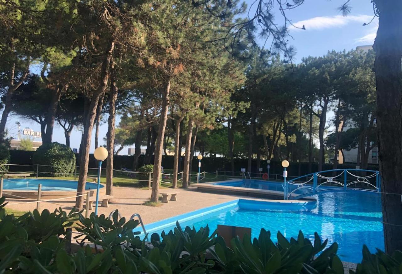 Apartamento Splendido Attico, Piscina E Vista Mare Lignano Sabbiadoro Exterior foto
